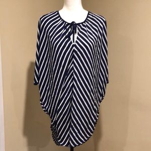 Women’s med tunic by Mossimo